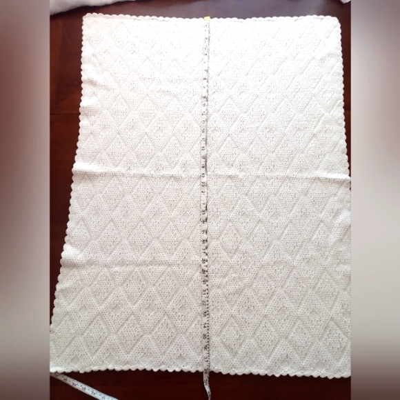Beautiful Hand knitted baby blanket - Picture 2 of 4